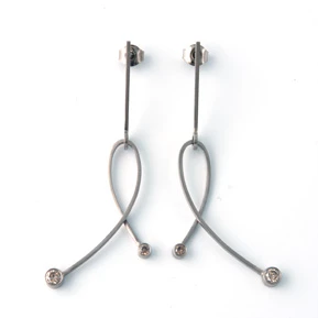White gold earrings with coffee diamonds