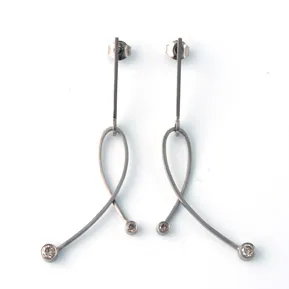 White gold earrings with coffee diamonds